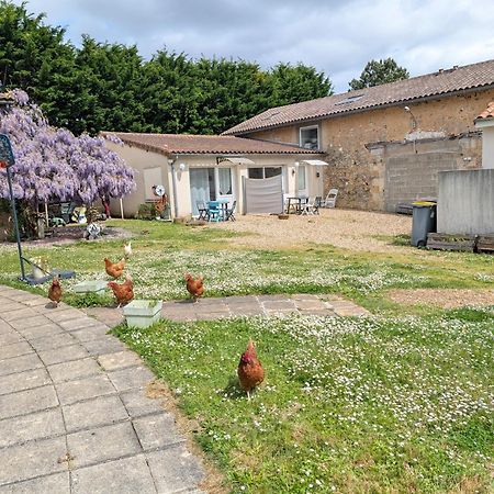Bel Appartement T2 Climatise Avec Piscine Poitiers-Futuroscope-Creps De Poitiers Vouneuil-sous-Biard エクステリア 写真